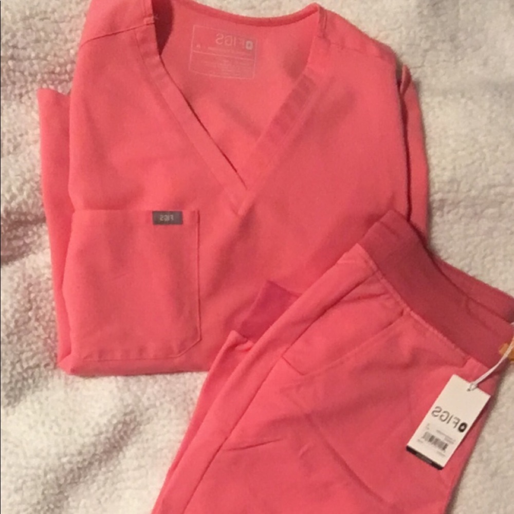 Neon pink figs new never worn-  READ DESCRIPTION